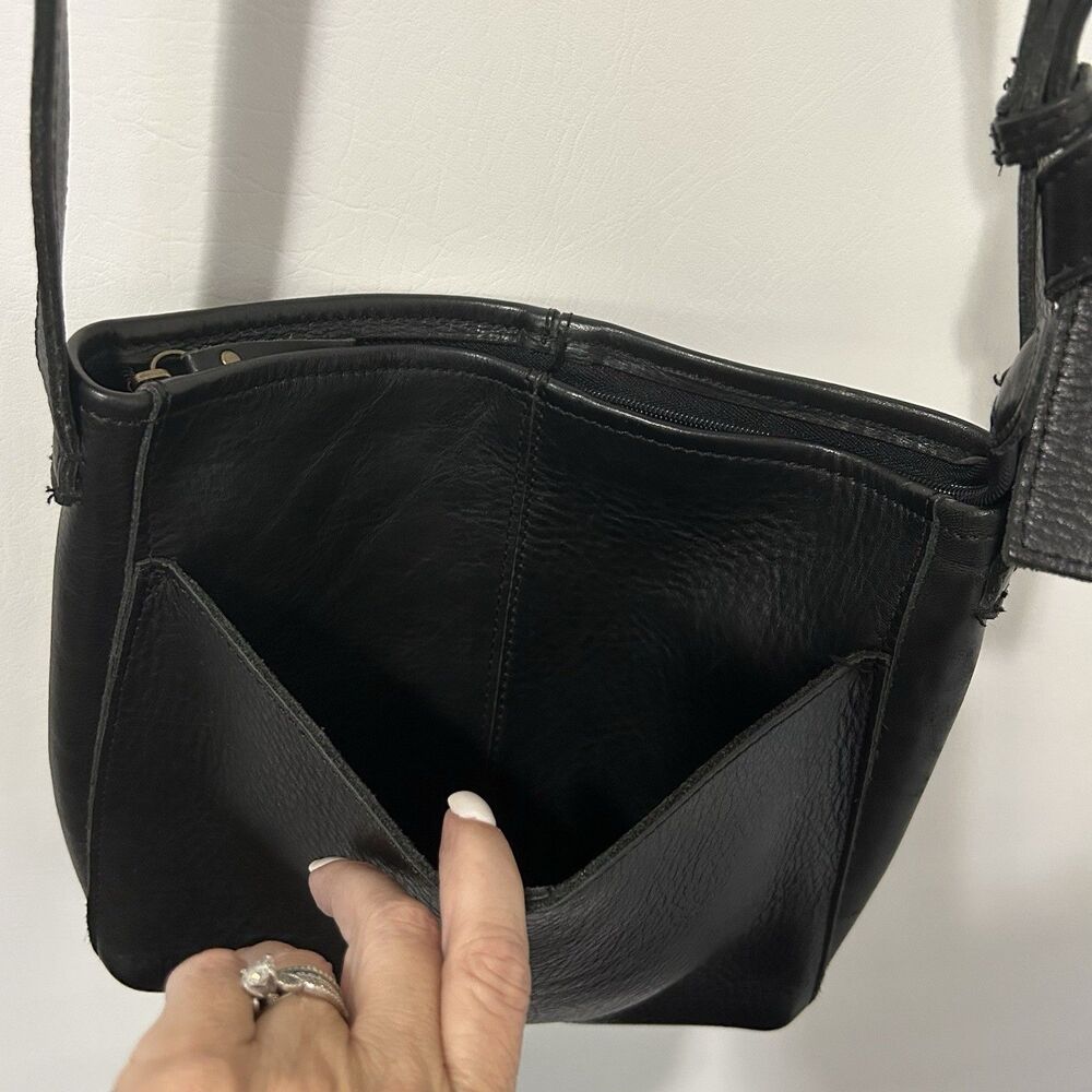 Duluth Trading Co. Bag Crossbody Purse Black Pebbled Leather Minimalist Classic - Picture 8 of 11
